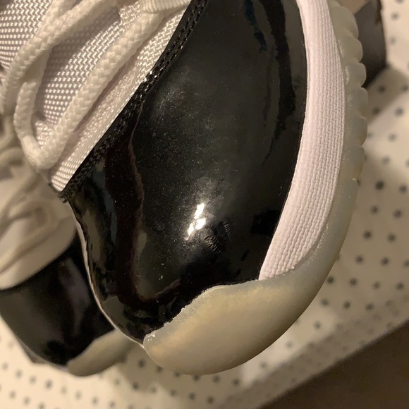 Jordan 11 Low - Picture 10 of 12